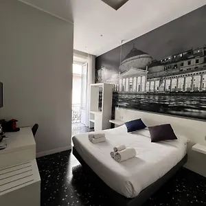 Beverello 3*, Naples Italie