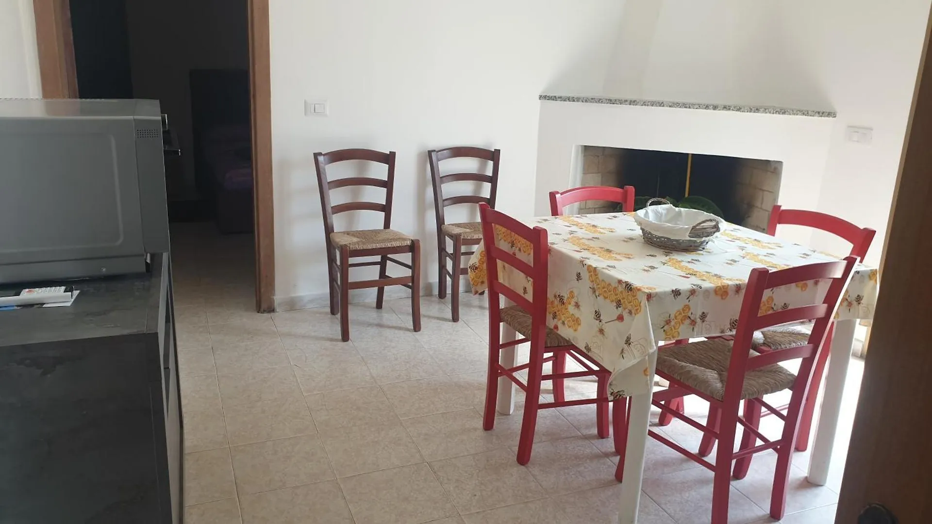 Sandalia B&B Lotzorai 0*,  Italia